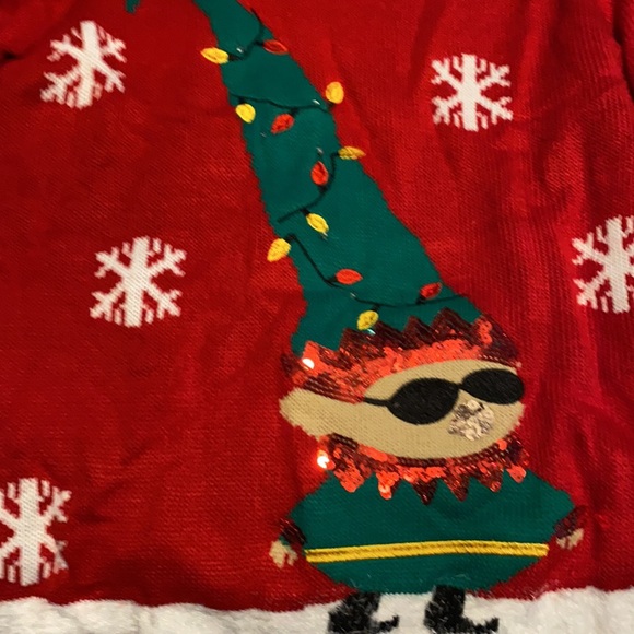 Women’s Elf Light Up (Sweater) wear only once last Christmas & still batterylife - Picture 4 of 8